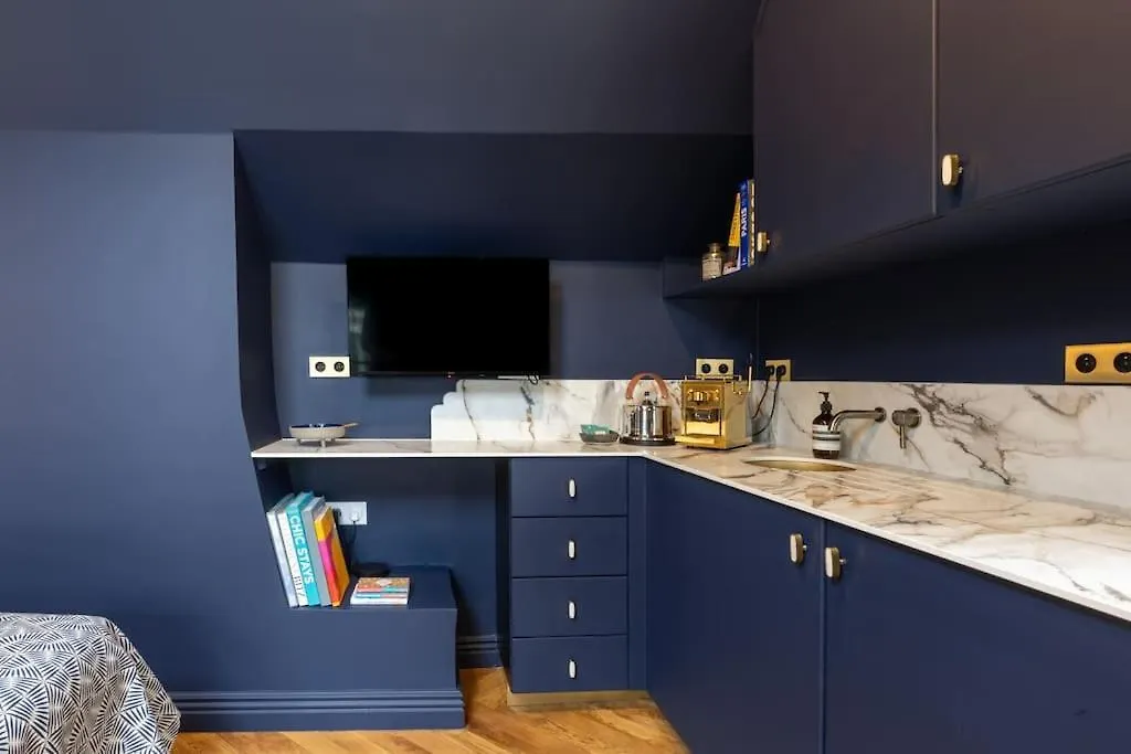 Midnight Suite - Marais Paris Apartment