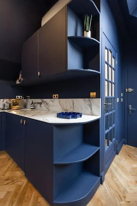 Midnight Suite - Marais Paris Apartment